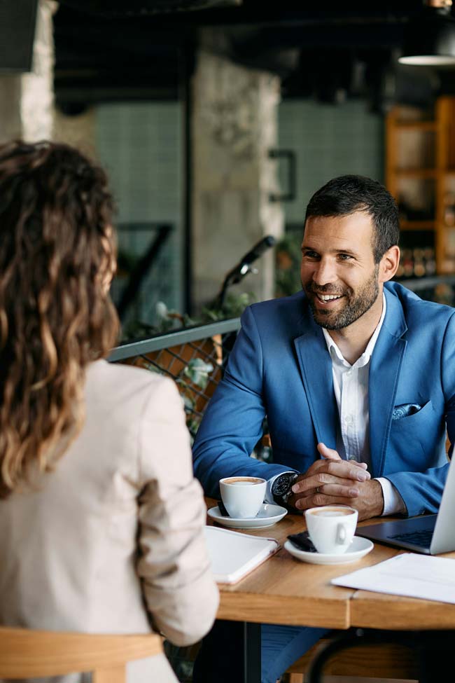 Geschäftsessen in einem Cafe
